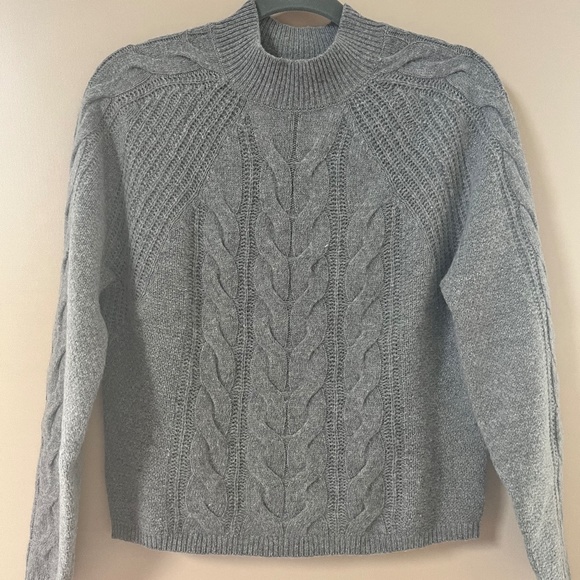 Banana Republic - Italian Yarn - XS - Cropped Style - Gray - Picture 1 of 3